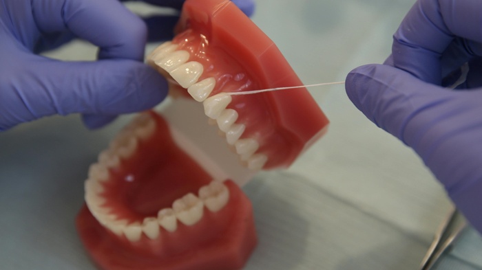 莱沃口腔‖牙缝清洁不到位，刷牙再勤也是浪费！