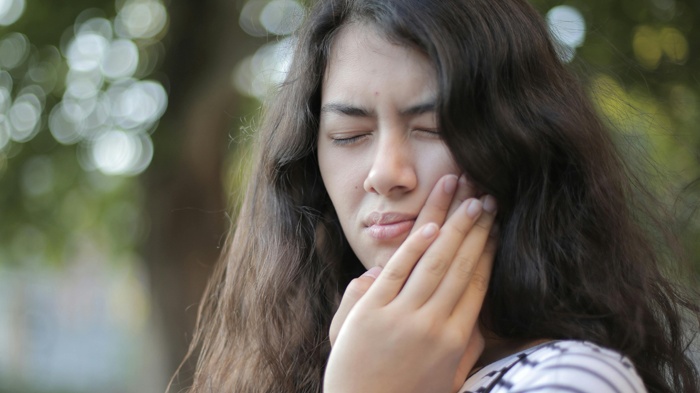 莱沃口腔‖长个智齿，为啥这么疼呀！