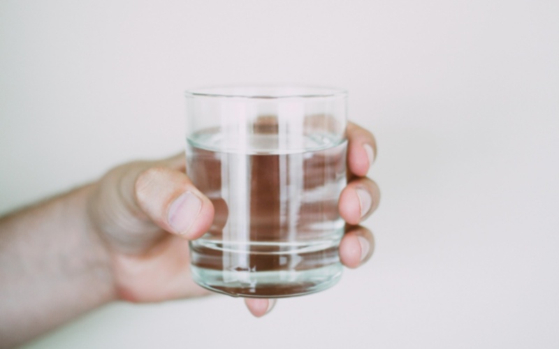 莱沃口腔‖你的早起第一杯水，是牙齿的守护者还是破坏者？